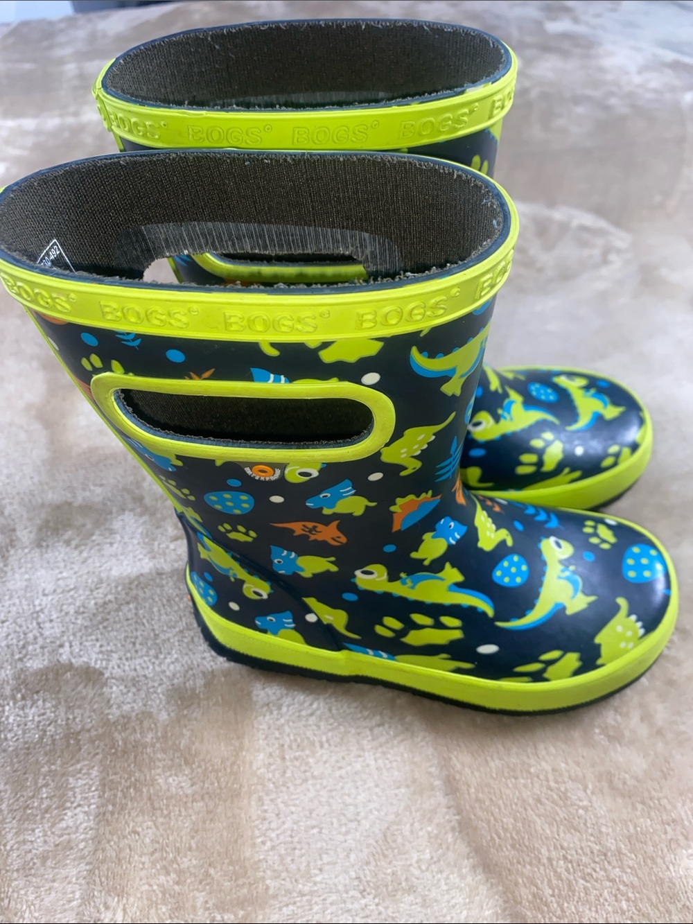 Bogs Kids Navy Rain Boots with Neon Green Trim and Dino Print